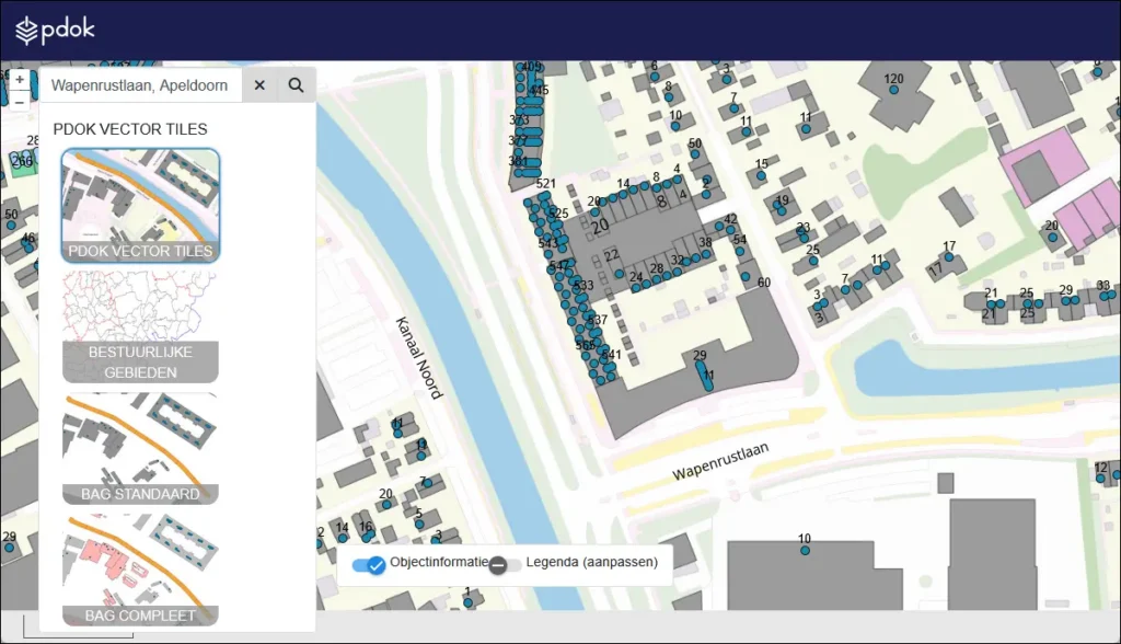 PDOK viewer met BAG vector tiles en objectinformatie van Wapenrustlaan in Apeldoorn via de vernieuwde BAG OGC API Features van het Kadaster.